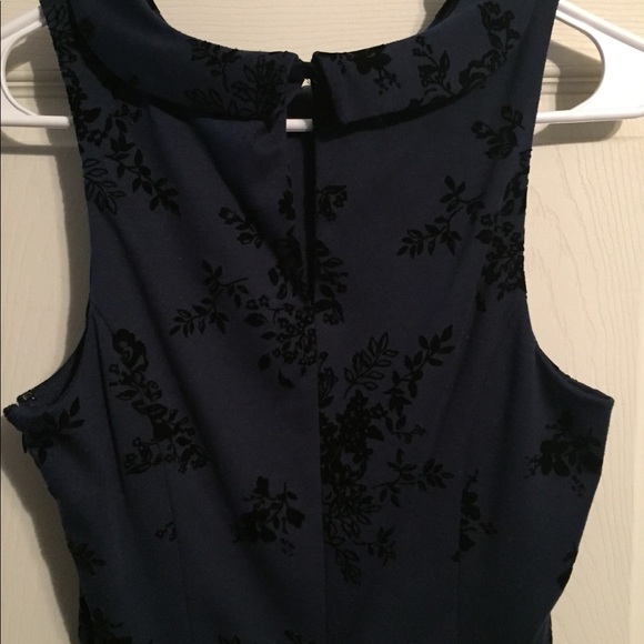 Lauren Conrad 🌹 dress velour Raised appliqué. - Picture 4 of 8